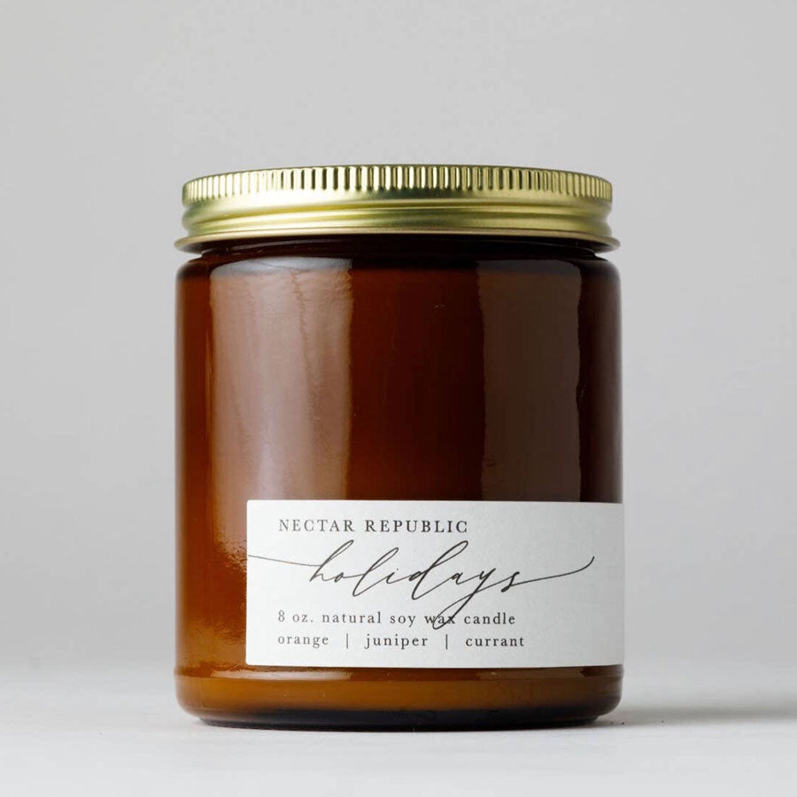 The comforting smells of the holiday season have been distilled into this Holidays Candle